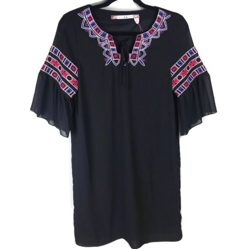 NWOT Chelsea & Violet Tie Neck Tribal Embroidered Bell Sleeve Dress Size Small